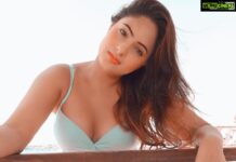 Nikesha Patel Instagram - While everyone is worrying about the future! #model #bollywood #hollywood #tollywood #kollywood #southindianactor #actor #actress #ketoindianfood #ketoindia #beach #beachlife #beachvibes