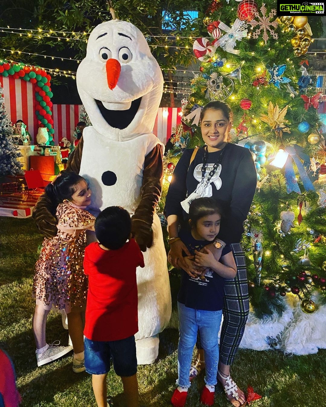 Nikita Thukral Instagram - Merry Christmas 💕🥰#christmastree #christmascake #chritmasdecorations #december