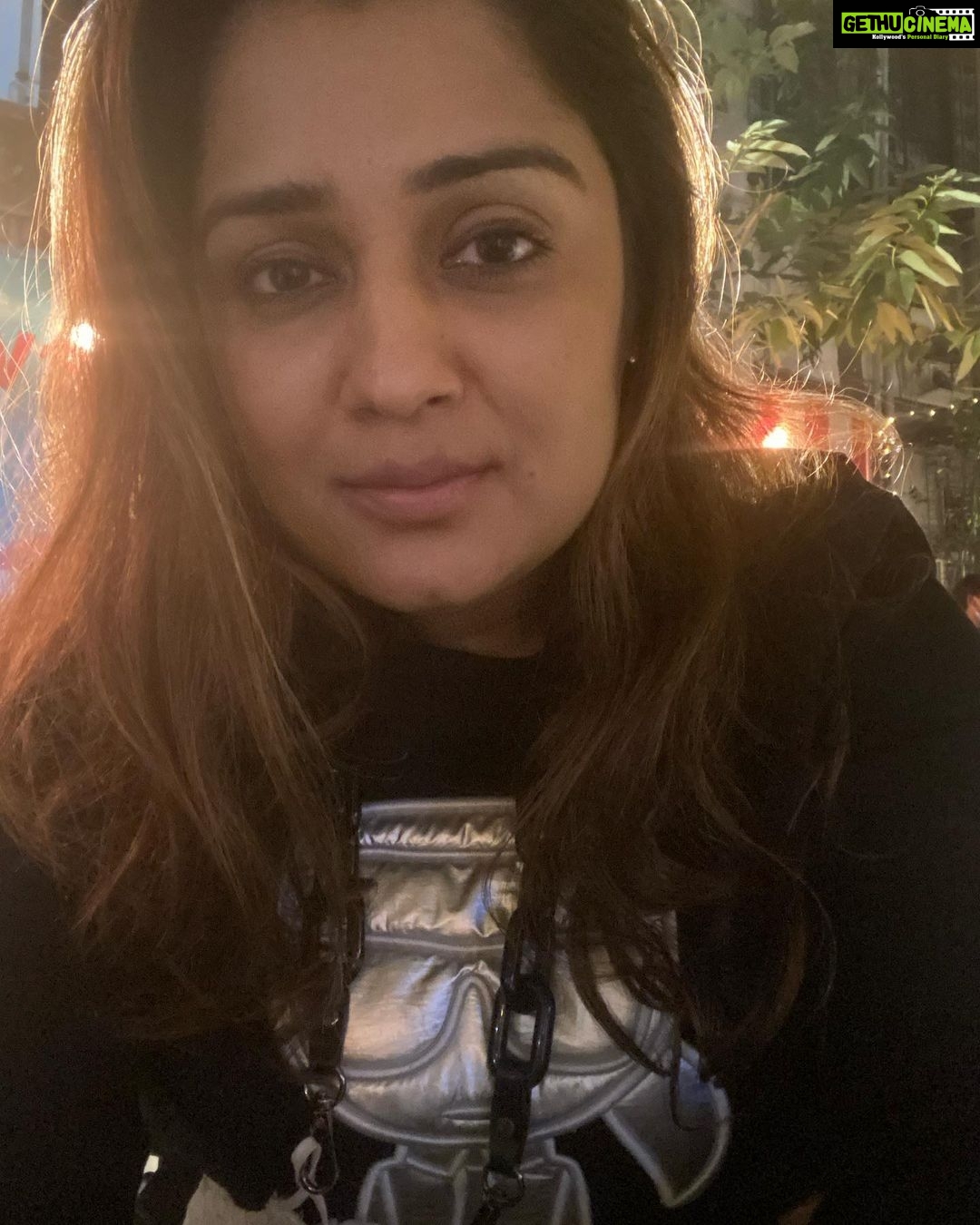 Nikita Thukral Instagram - Christmas isn’t a season ,it’s a feeling 💕