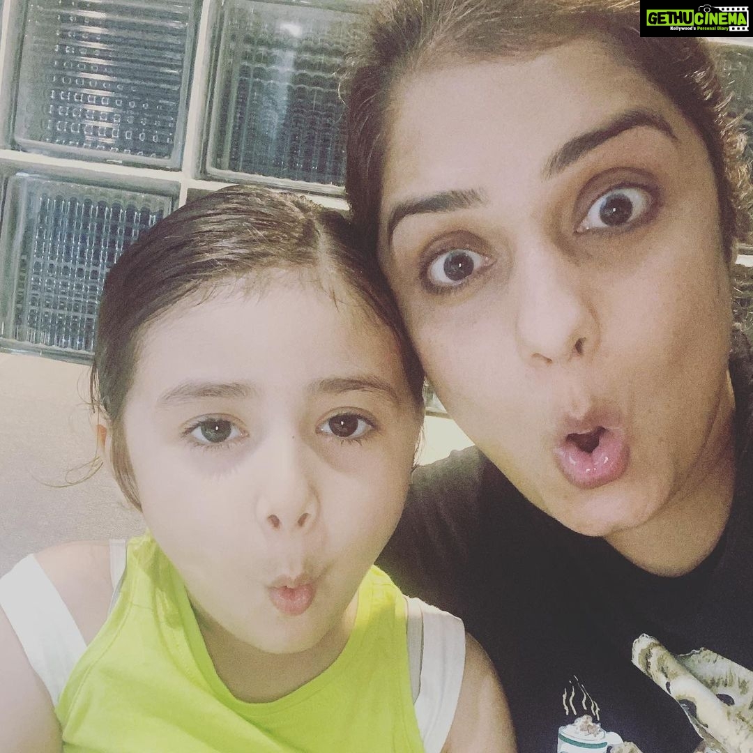Nikita Thukral Instagram - Good morning I am grateful for another day to live ,grow and learn. 💕🥰#jasmyyramago @jasmyrra_nikitamago #nikitathukraldaughter