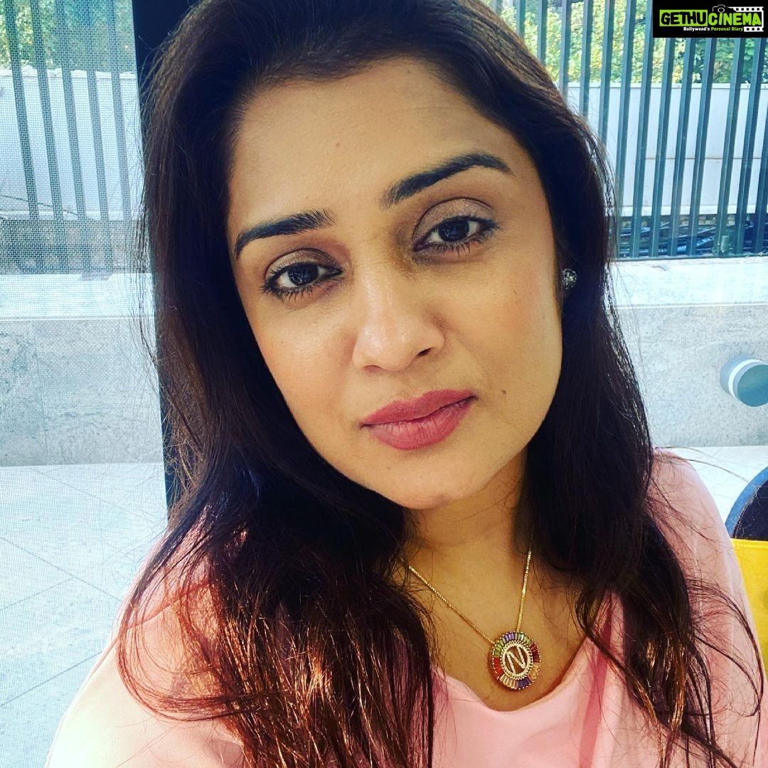 Nikita Thukral Instagram - Happy weekend inst family. #mumbaimonsoons