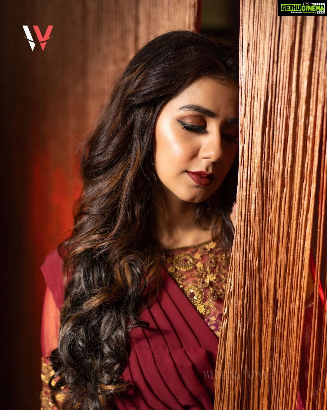 Nikki Galrani Instagram - 🥀♥️ For @weddingvows.in ✨ CEO WV @itsme_daksh Shot by @waseemfahmed Wardrobe by @anya.cbe Jewelry by @hamsasilver Styled by @sshorewala Hair & Make up by @samanthajagan @whatawink Location @sheratonchennai @dakshinachitra_heritagemuseum Heath food partner @localbydumbell Brands PR @sound24k Team WV @rays_of_eternal_sunshine