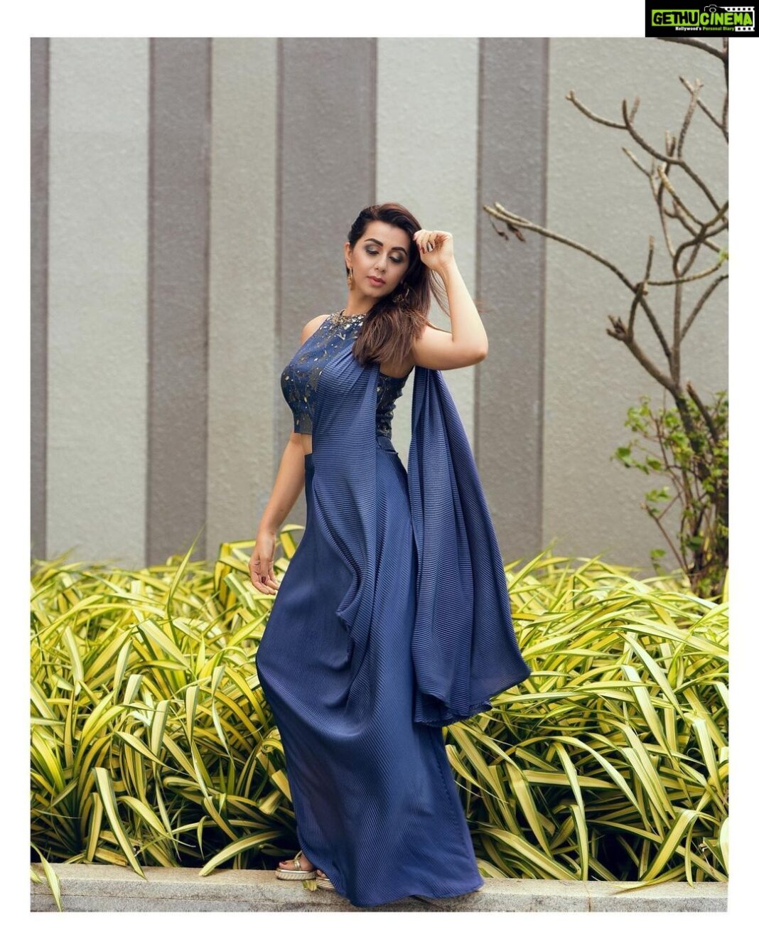 Nikki Galrani Instagram - 🦋 Make up & hair by @reenapaiva & team Outfit by @justlikethatbyanju @tifarachennai Jewellery by @esmecrystals @tifarachennai Shot by @prachuprashanth for @she_tamil