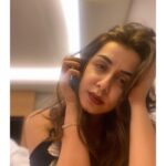 Nikki Galrani Instagram - Long time,no #NoMakeUp Selfie !!! Here we gooo🧚🏻‍♀️ Been a month since I visited the @luciaclinic but the glow is still so intact✨ This is the best my skin has felt in a long long time and I totally owe this to you my dearest @dr_radmila_lukian ♥️ I can’t wait to see you all soon again for this kinda magical skin upgrade♥️✨ #LuciaClinic #WhereDubaiGoesForBeauty #Dubai