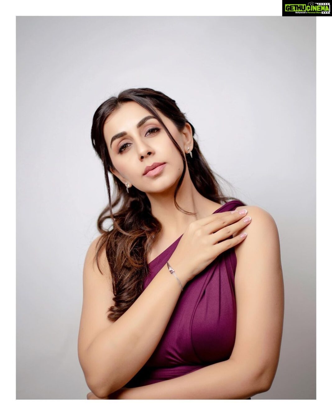 Nikki Galrani Instagram - Soul on Fleek 🌸 Make up by @ramya_mua Hair by @sabitha_seenu_hairstylist Shot by @kiransaphotography