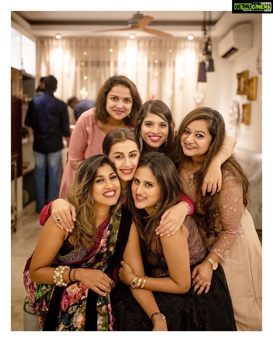 Nikki Galrani Instagram - My Girls, Always♥️✨ #Diwali2020 Pc : @kiransaphotography