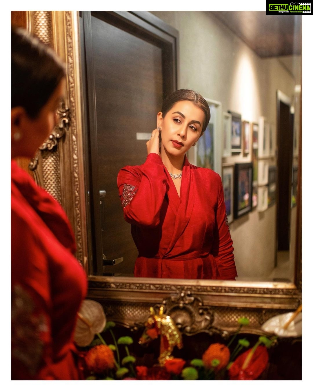 Nikki Galrani Instagram - Shine like the whole universe is yours♥️ - Rumi Pc - @kiransaphotography