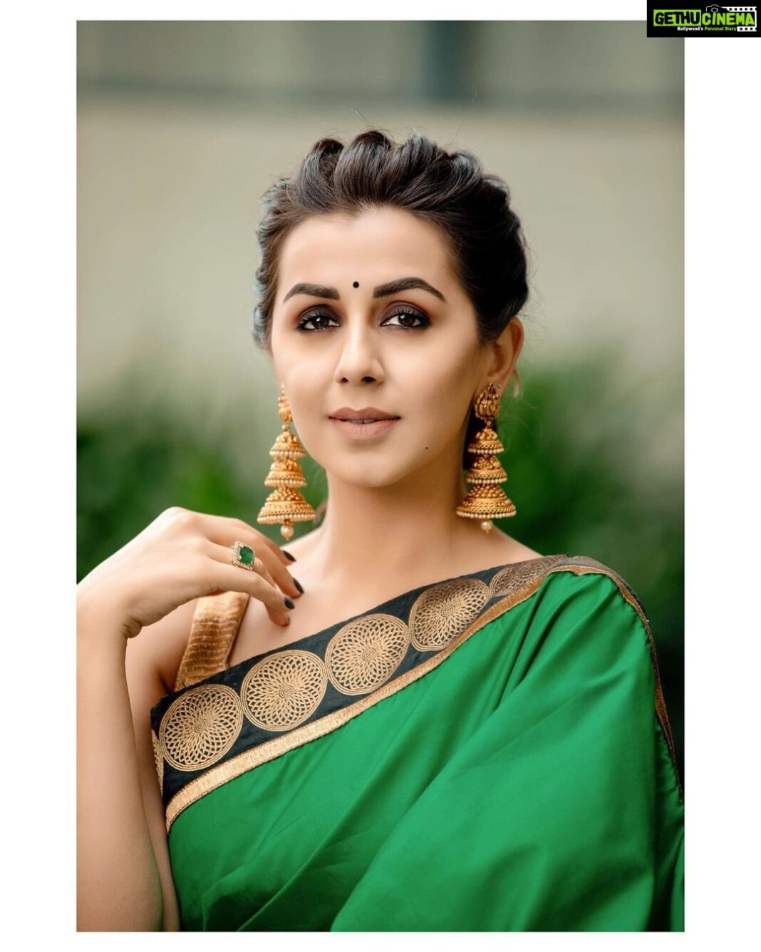 Nikki Galrani Instagram - 🦚✨ Outfit by @bluedoor.the Jewellery by @chennaidiamonds Make up & Hair by @naturalssalon Styled by @prathishta Shot by @kiransaphotography