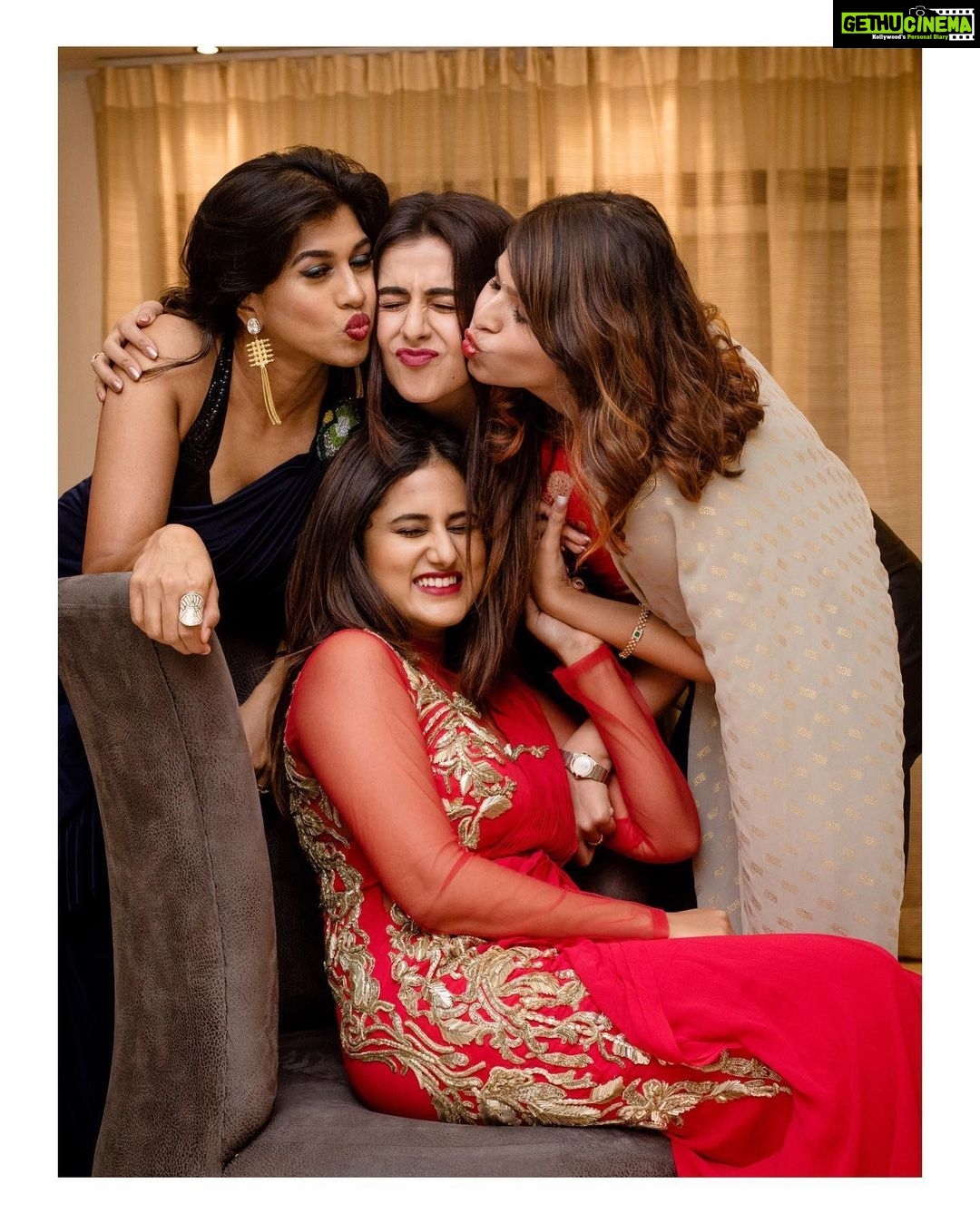 Nikki Galrani Instagram - Squishy Face Kisses can Fix Everything🥰 #Mine❣️🧿