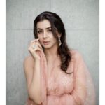 Nikki Galrani Instagram - Looking at you Look at me🐣👀 For @tifarachennai Outfit by @houseofhiya Jewellery by @vummidianjaneyullu Make up & Hair by @bride_over Styled by @prathishta Shot by @kiransaphotography