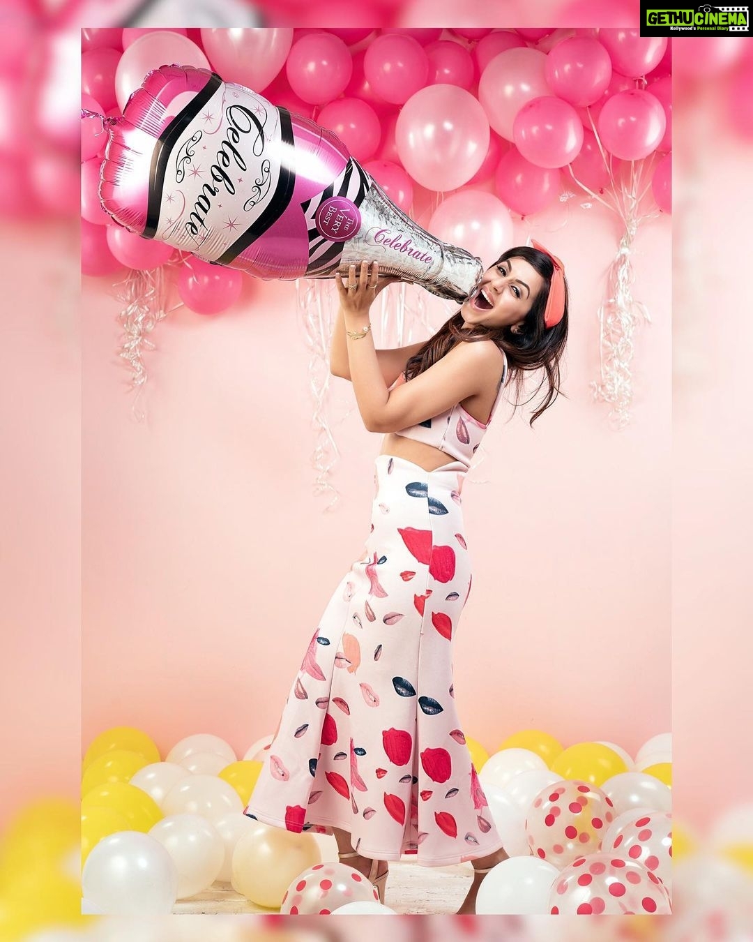 Nikki Galrani Instagram - #Celebrating #Life All Day Everyday๐โจ No more #Pinks #iPromise ๐ป๐๐