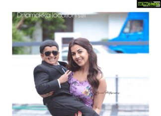 Nikki Galrani Instagram - On the sets of #Dhamaka with the super positive & talented @sooraj_thelakkad 🌸 📸 by @ajmal_photography_ Thrissur