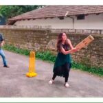 Nikki Galrani Instagram - Some #GullyCricket #Dhamaka on the sets of #Dhamaka 💥 #BTS #🎬#Mollywood Thrissur