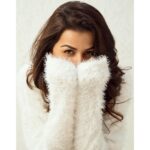 Nikki Galrani Instagram - I wonder what I look like in your eyes👀🤔🧐😋 Sneak Peak into this super fun shoot I had recently with @prachuprashanth @danam_mua & @geethy_anand Can’t wait to show u guys more🖤