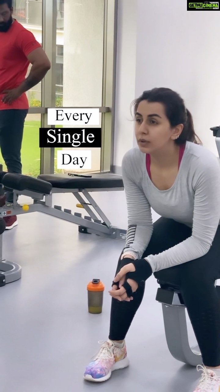 Nikki Galrani Instagram - Gym-Jam 🏋🏻‍♀️ @nareshfitness 📸 : @neha.trilok #ReelsOfInstagram #Reels #Workout #WorkoutMotivation #GetFit