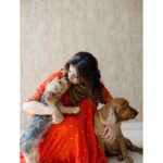 Nikki Galrani Instagram – #Love is Wet Noses, Sloppy Kisses & Wagging Tails ♥️🐾
📸 @kiransaphotography