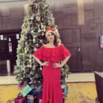 Nikki Galrani Instagram - Blessed is the season which engages the whole world in a conspiracy of LOVE ❤️ Merry Christmas 🌲✨🎅