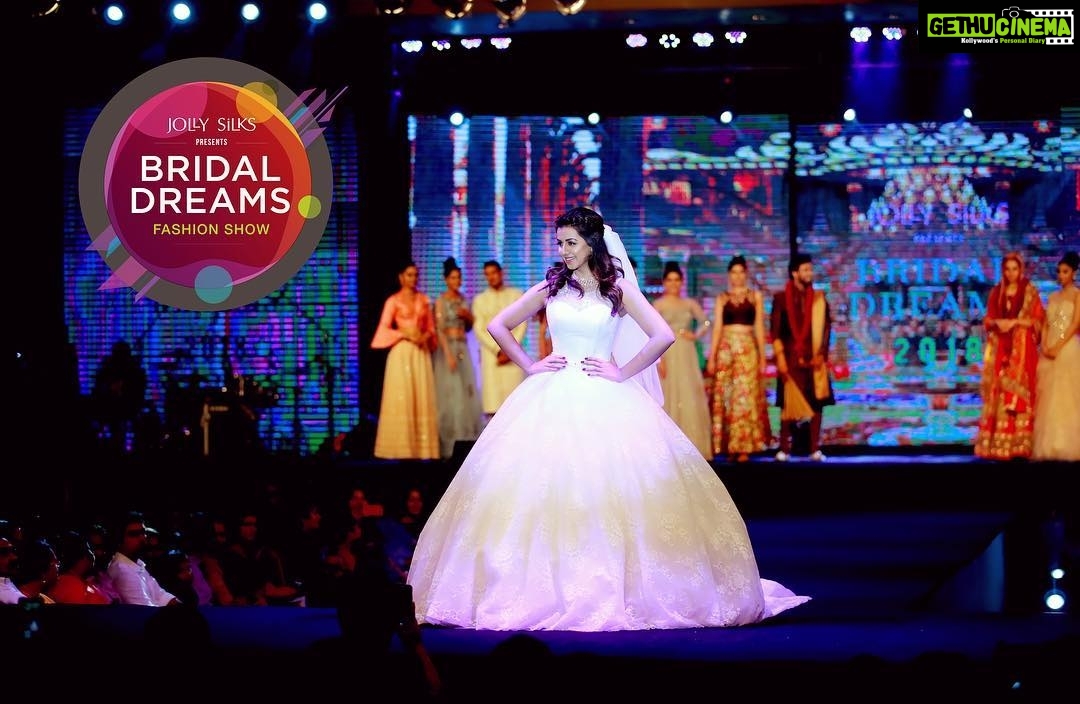 Nikki Galrani Instagram - Sneak peak into the #JollySilks #JoyAllukas #BridalDreams #FashionShow from last week 🧚🏻♀️✨✨