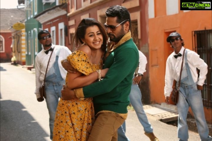 Nikki Galrani Instagram - 2 hours to goooooo for the lyrical video of our song Ivala Ivala from #CharlieChaplin2 😃😃😃🥰 #CC2