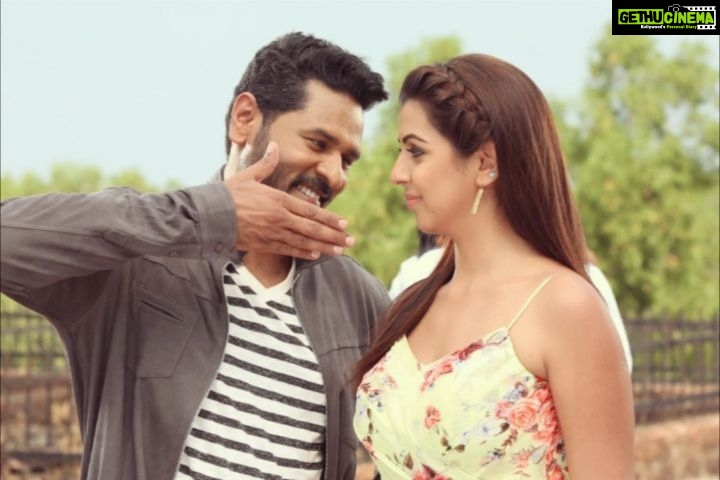 Nikki Galrani Instagram - Biggggg Thank you for all the love being showered on our song #ChinnaMachan ππ»ππ»β€οΈ we have reached 51 million views & still countingπ₯°π€©πβ€οΈπππ #CC2 #CharlieChaplin2