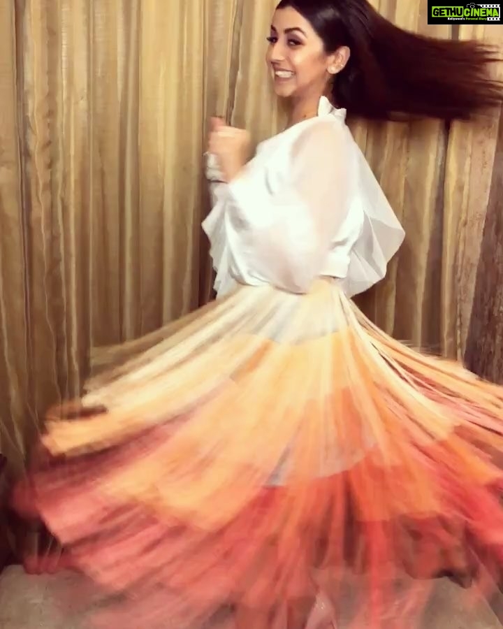 Nikki Galrani Instagram - Live Love Twirl 🧚🏻♀️