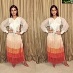 Nikki Galrani Instagram - #AboutLastNight ❤️ For the @suntv #HelloSago show in a @studio149 outfit 👗 Styled by @anaina.k 🤗 Make up by @sara_themakeupartist 💄 Hair by @karishmahairandmakeup 💁🏻‍♀️ #Studio149 #AKStyles #OmbreLove #ShowTime #LiveLoveLaugh #SunTv