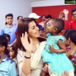 Nikki Galrani Instagram - Smile at the World and it will Smile back at You 💖✨✨ #Throwback to this amazing evening I spent with these lovely kids at the #Apollo #CancerInstitute #Chennai 😊💖