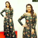 Nikki Galrani Instagram – In a @reverbychandnirai outfit by @tifarachennai & @chennaidiamonds earrings for the audio launch of #HaraHaraMahadevaKi 😊
Thank you #DeepthiReddy 🤗🤗🤗