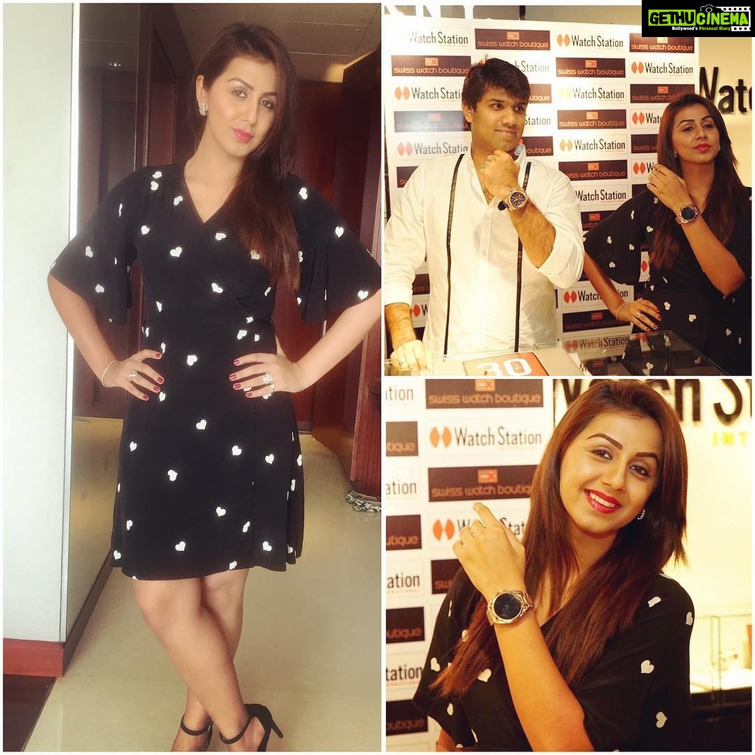 Nikki Galrani Instagram - Launched the @michaelkors #SmartWatch in #Kerala yesterday 😊 #SwissWatchBoutique #MK #LuluMall #Cochin 