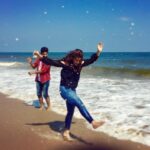 Nikki Galrani Instagram - Be Crazy,Be Stupid,Be Silly,Be Weird.Be Everything cuz life's too short to be anything but #HAPPY 😻😻😻 #WaterBaby ‪#TheSeaMakesMeHappy‬ ❤