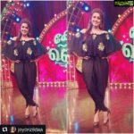 Nikki Galrani Instagram - #Repost @joycrizildaa with @repostapp ・・・ Darling @nikkigalrani in a #PrathyushaGarimella Black Star Motifs Off Shoulder Top & Dhoti Pants Set for #Team5 promotions in #Kerala ❤️ #mollywood