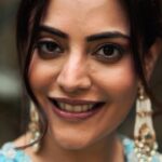 Nisha Agarwal Instagram - Another stunning outfit from @svacouture love the vibrant color and exquisite design ❤️ I paired it with these gorgeous earrings from @umraojewels 😍 MUAH @khush.mua Jewellery @umraojewels 📸 Team @piyush_tanpure #indianwear #inidanweddingwear #weddingfashion #festivewear #drapesaree
