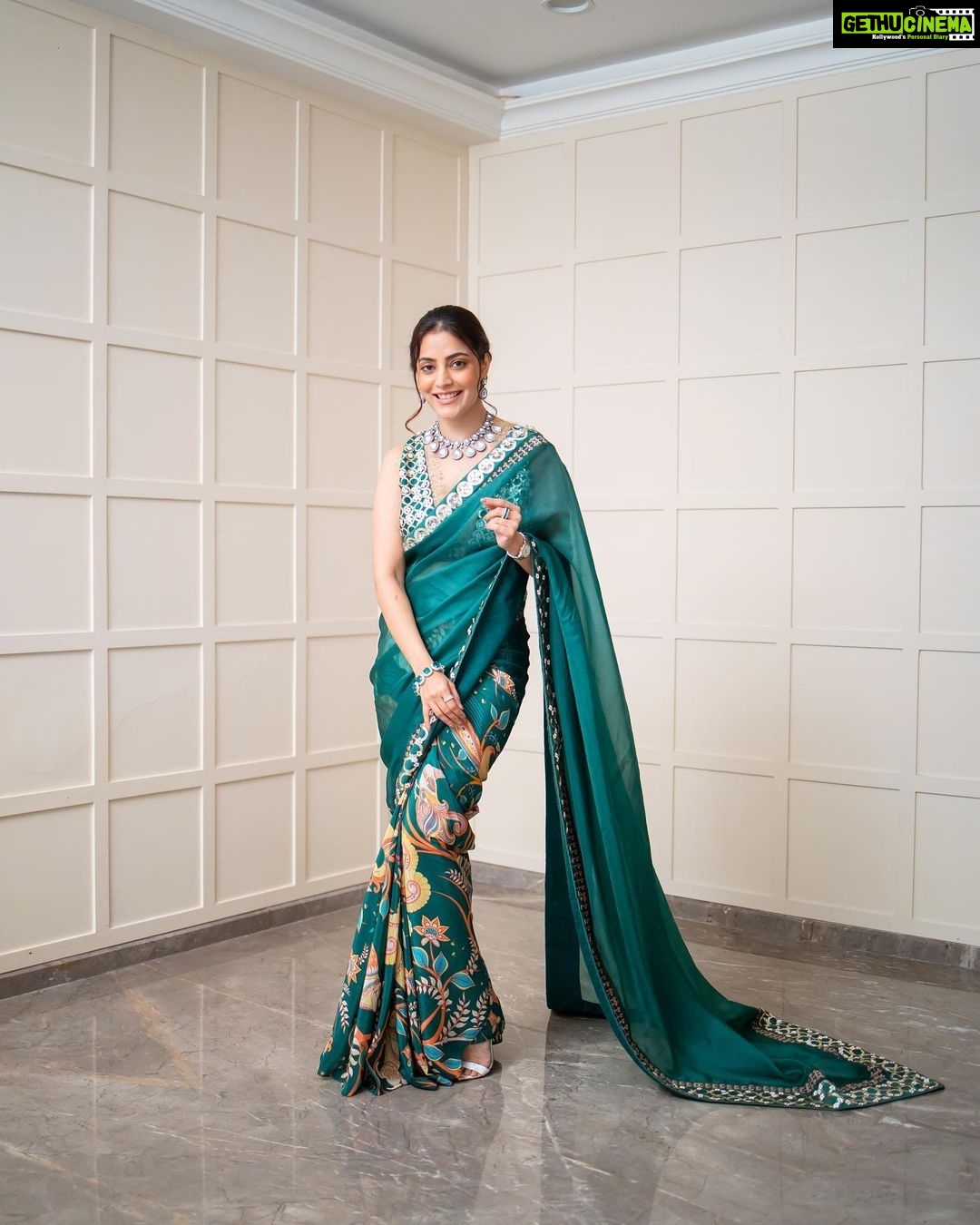 Nisha Agarwal - 63.2K Likes - Wedding guest outfit inspiration ❤️ cos it’s wedding season!
#wedding #weddinginspiration #outfitinspiration #indianfestivewear #festivewear #indiandesigner