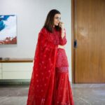 Nisha Agarwal Instagram – Wedding guest outfit inspiration ❤️ cos it’s wedding season! 

#wedding #weddinginspiration #outfitinspiration #indianfestivewear #festivewear #indiandesigner