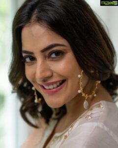 Nisha Agarwal Instagram - That genuinely happy wala smile! ❤️ 

📸 @dieppj 
MUAH @khush.mua