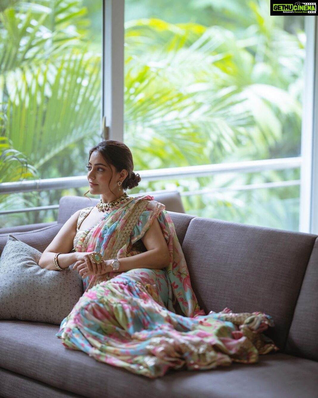 Nisha Agarwal Instagram - Feeling like royalty 👑 Wearing @gopivaiddesigns Jewelry @karishma.joolry 📸 @piyush_tanpure MUAH @nikharproartist #indianfashion #saree #sareelove #casualindianwear #indianwedding #indianfestivewear #indianjewellery #dressup #indianfashionblogger #beauty #royal