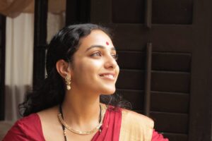 Nithya Menen Instagram - The beautiful #AppavinMeesai directed by @rohinimolleti .. When will we see it?? 😋
#nomakeup