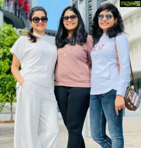 Nithya Ram Instagram - Day out with friends🤗
.
.

.
.
Pc: @chiruadapa