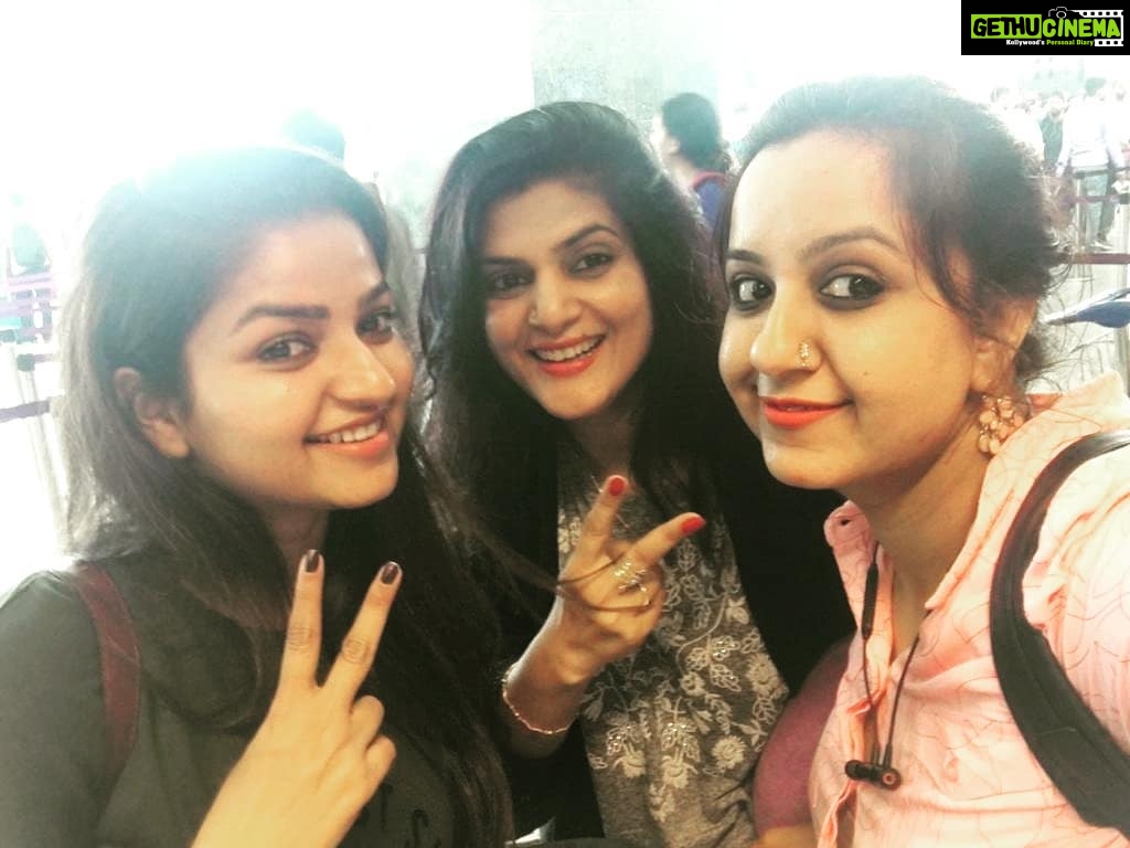 Nithya Ram Instagram - Fun, fun and funnnnnnnnnn😃