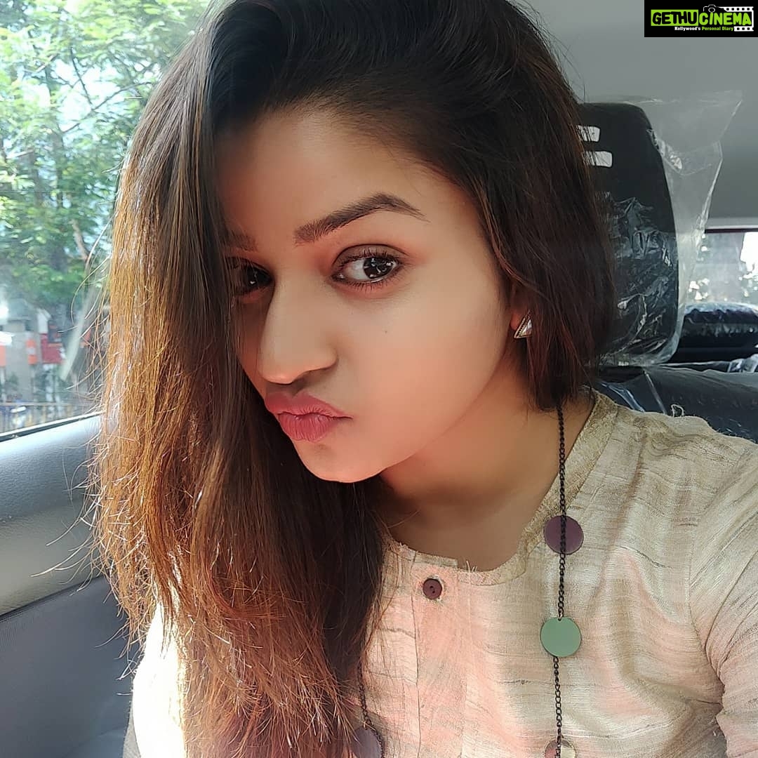 Nithya Ram Instagram - Have a peaceful Sunday and may all Ur wonderful dads enjoy a happy father's day...😘