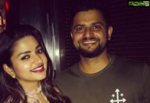 Nithya Ram Instagram - That's the ideal meeting... unexpectedly😊 @sureshraina3💛