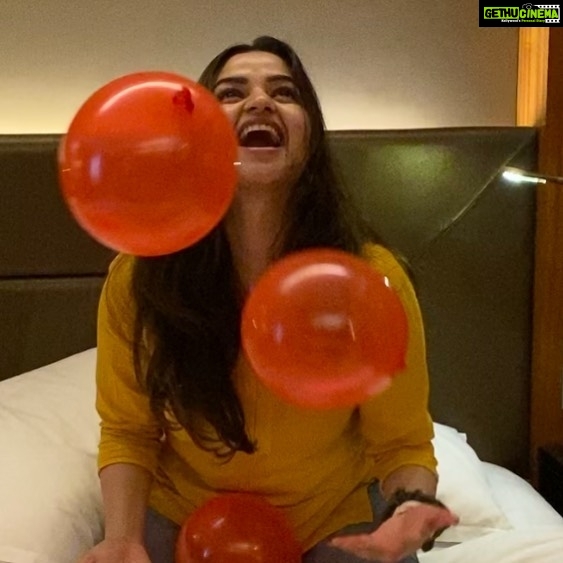 Nithya Ram Instagram - Cheers to the new year😃🥰. Have a great 2022♥️