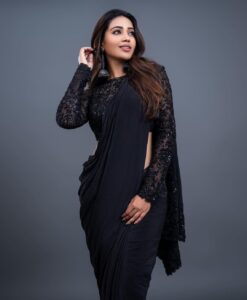 Nivetha Pethuraj Instagram - 🤍Styling @venkatesh_93 & @lavanyabathina 
🤍Outfit  @sindhureddy_designhouse 
🤍Acceseriores @thetrinkaholic 
🤍Styling team @greeshma_krishna.k 
🤍PC BY @pranil_chintewar