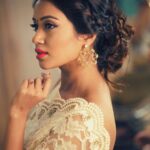 Nivetha Pethuraj Instagram - My fantabulous glam squad ❤️ for the behindwoods gold medal award show Styled by - @jayalakshmisundaresan Make up and hair - @samanthajagan @whatawink Costume - @bandananarulaofficial Captured by - @bhagathmakka Thank you ❤️❤️❤️