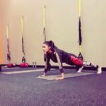 Nivetha Pethuraj Instagram – #pushups with #brother #tigermuaythai #phuket #butnotinphuket #mydubai #fitness #fitgirls #fitgirlvideos #fitnessfreak