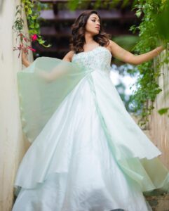 Nivetha Pethuraj Instagram - Styling @venkatesh_93 & @lavanyabathina 
Outfit by @tanva_by_deepika 
Jewelary by @thetrinkaholic 
Make-up @ramesh.babu_makeupartist 
PC @they_call_me_keshu