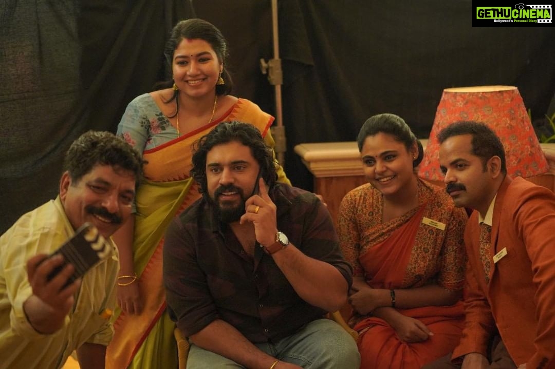 Nivin Pauly Instagram - Mandatory #Groupfie 🤳 #KaKaaKa