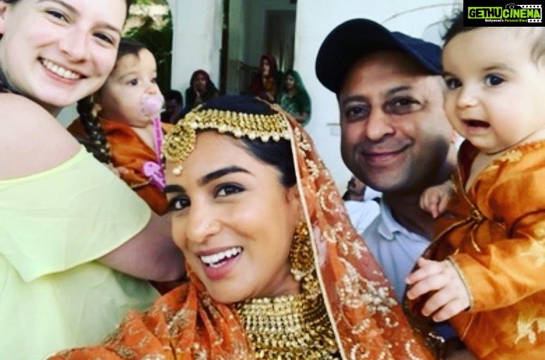 Pallavi Sharda Instagram - Happy Dhanteras to all those celebrating! As someone who doesn’t own or buy gold jewellery myself, my relationship with Goddess Lakshmi has always been tenuous. But the abundance of love and family remains my greatest asset and something that has been instilled through the years during this auspicious time as we lead into Diwali. While Princess Chandrika of Beecham House behind the scenes (pictured with the baby Twindians!) is a bit more my jam, the significance of today in the lives of so many is something I’ll always celebrate. Coming together with a common goal and vision raises our consciousness… so may you be showered with all that your desire on this day of supreme abundance!
