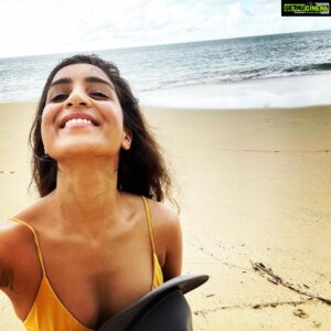 Pallavi Sharda Instagram - You have to wonder at the brain which enables a person to leave the places that the hearts feel safe and the soul at peace. 
… incidentally also the sort of places where you might willingly take a selfie up your own snooch.