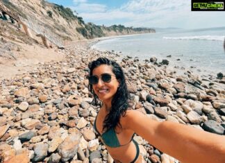 Pallavi Sharda Instagram - Of rugged coastlines and long arm selfies. Life can be a beach after all. Solo travel love ❤️ 🌊 Point Dume